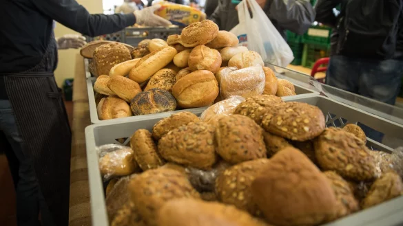 Tafel - &copy; Foto: Daniel Karmann/dpa