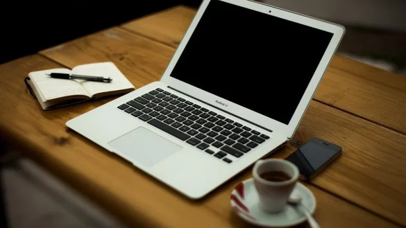 Ob per Laptop oder Smartphone - auf lz.de immer informiert bleiben. - &copy; Symbolbild: Pixabay