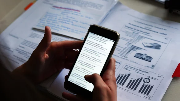 Smartphone - &copy; Foto: Jens Kalaene/dpa-Zentralbild/dpa