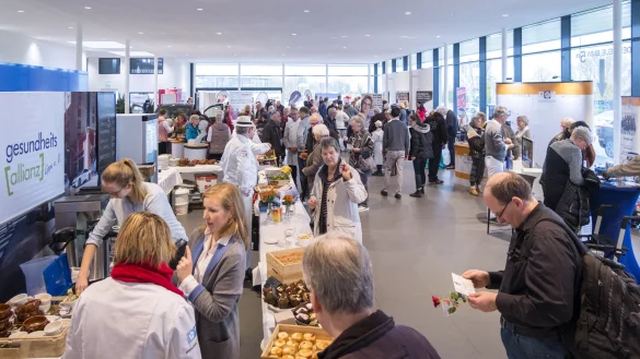 Stetig wachsendes Interesse: Zur vierten Auflage der Wohlf&uuml;hlmesse kamen hunderte Besucher in die B&K-Filiale an den Windmeierweg. - &copy; Laurenz Tegethoff