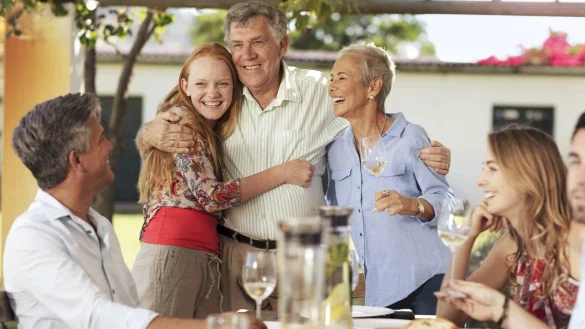 Konfirmationsfeier - &copy; Foto: zerocreatives/Westend61/dpa-tmn