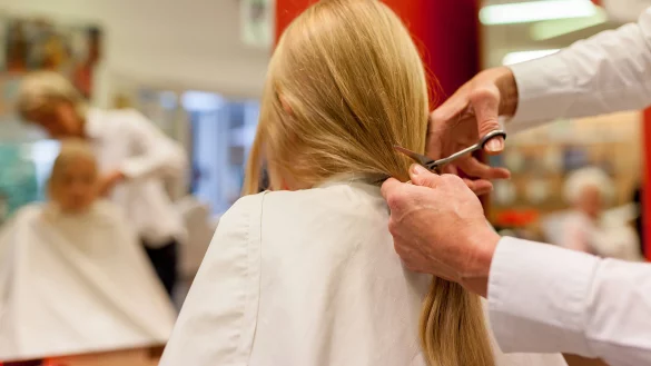 Lipper spenden Haare f&uuml;r Krebskranke - &copy; Torben Gocke