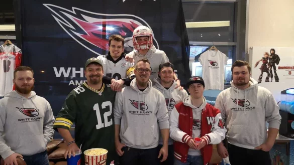 Die TuS Kachtenhausen White Hawks fiebern in der Filmwelt Lippe mit, w&auml;hrend in den USA das Finale des Super Bowls ausgetragen wird. - &copy; Yannick Sonntag