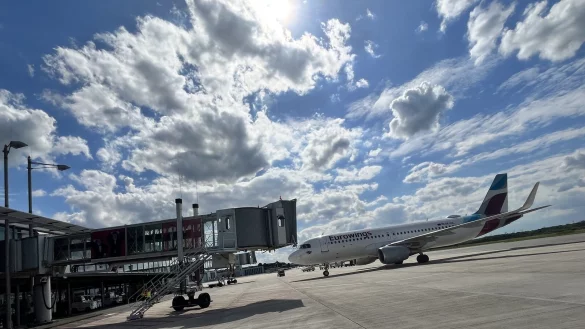 In den Sommerferien werden am Airport... - &copy; Jens Reddeker