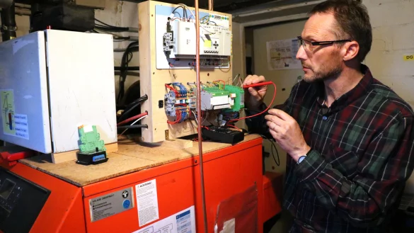 Andreas Nunne hat seine Heizung mit ein paar einfachen Kniffen selbst modernisiert. - © Till Sadlowski