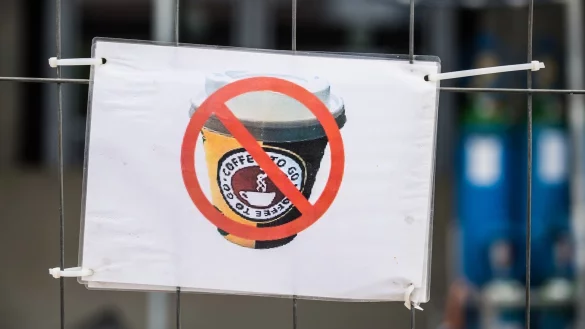 Einwegkaffeebecher - &copy; Foto: Andreas Arnold