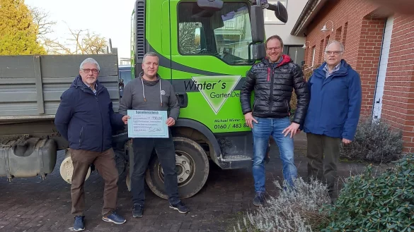 Jürgen Bicker (von links), Patrick Behrens, Michael Winter und Willi K. Schirrmacher helfen in der Flutregion. - © Dorfgemeinschaft Silixen