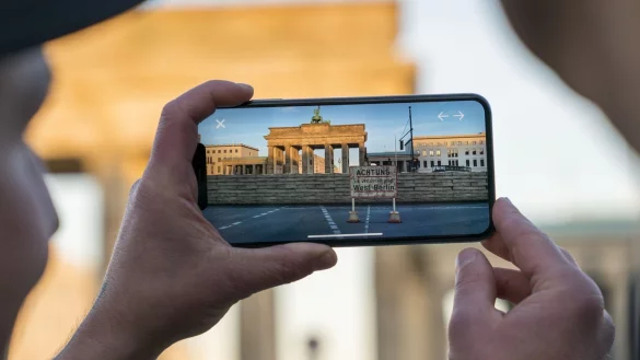 App l&auml;sst Berliner Mauer in Augmented Reality erleben - &copy; Foto: Brooks Kraft/Apple