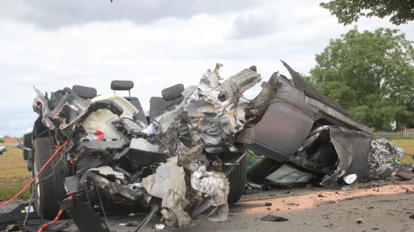Das Auto wurde bei dem Unfall vollständig zerstört. - © Florian Weyand