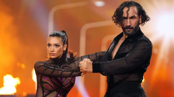 Das hatte Feuer: Paola Maria und Massimo Sinató tanzen Tango. - © RTL / Stefan Gregorowius