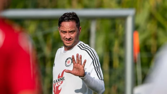 Neuerdings im Trikot des TuS Lockhausen: Ex-Profi Christian Müller. - © Egon Penner