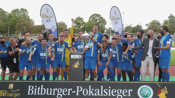 1. FC D&uuml;ren - &copy; Foto: -/Fu&szlig;ball-Verband Mittelrhein e.V./dpa