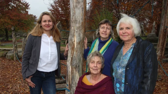 Gr&uuml;ne mit Kandidatin: Ewa Hermann (links) will B&uuml;rgermeisterin in D&ouml;rentrup werden. Sie wird unterst&uuml;tzt von (weiter von links) Ulrike Schmidtchen, Annegret F&auml;rber und Elisabeth Lange. - &copy; Jens Rademacher
