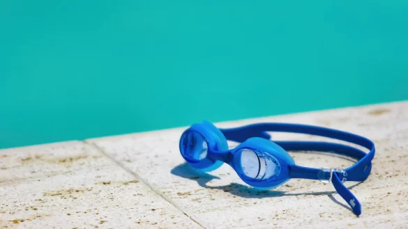 In Freibädern kommt es immer mal wieder zu Unfällen, bei denen Menschen wiederbelebt werden müssen. - © Symbolfoto Pixabay