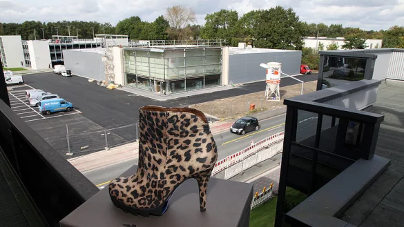 Schuhe gibt es demnächst gegenüber: an der Klingenbergstraße vis à vis der Hauptverwaltung baut Wortmann zur Zeit ein Gebäude für den Fabrikverkauf. - © Foto: Preuss