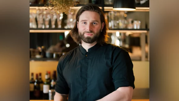Der Detmolder Daniel C. Fischer hat seine Karriere in renommierten Restaurants fern der Heimat begonnen. Heute ist er Inhaber und Chefkoch im Porte Neuf in der Leopoldstraße. - © ACH-Fotos