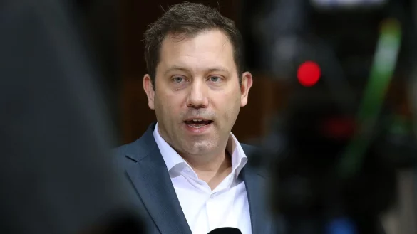 - &copy; Wolfgang Kumm/dpa