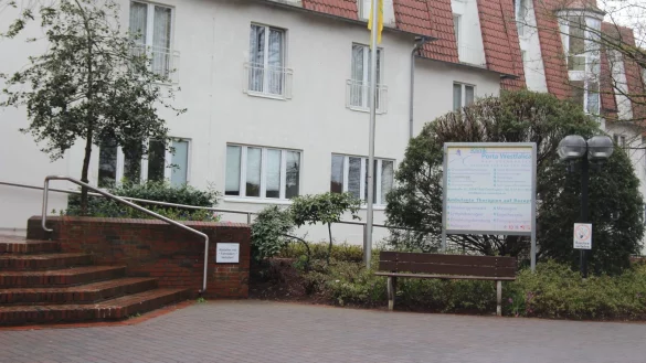 Ein Arzt der Klinik Porta Westfalica in Bad Oeynhausen wurde verurteilt, weil er mehreren Patientinnen gegenüber sexuell übergriffig geworden sein soll. - © Heidi Froreich