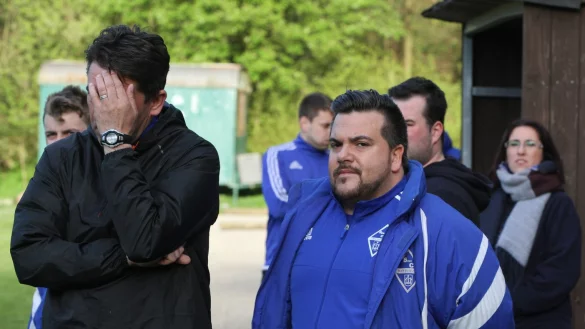 Sorgen in den Gesichtern: Trainer Miron Tadic und Manager Sladjan Vucetic. - &copy; Sebastian Lucas