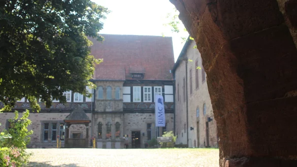 Ob das Burghotel bereits Anfang Dezember schlie&szlig;t bleibt unklar. Alternativen f&uuml;r anspruchsvolle Zimmer in Blomberg gebe es kaum, bedauert Jens Spicher, Vorsitzender des Vereins &bdquo;Blomberger Land". - &copy; Michaela Weisse