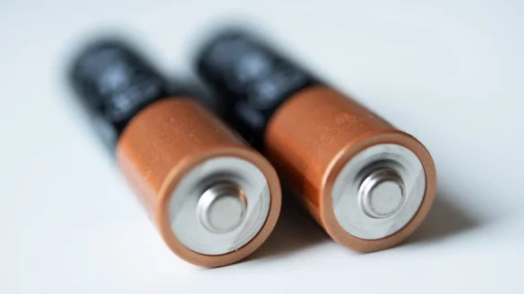 Gute Batterien m&uuml;ssen nicht teuer sein - &copy; Foto: Catherine Waibel/dpa-tmn