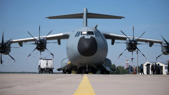 Fliegende Intensivstation - &copy; Foto: Ralf Hirschberger/dpa