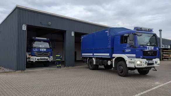Die Fahrzeuge des Technischen Hilfswerks Lemgo sind auf dem Gelände der M-Group am Liemer Weg untergestellt. - © J.Reineke/ THW Lemgo
