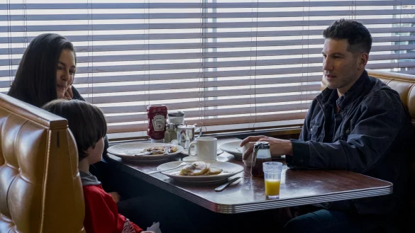 Heile Welt: Den Verlust seiner Familie kann Frank Castle (Jon Bernthal) nur schwer verarbeiten. - &copy; Cara Howe/Netflix