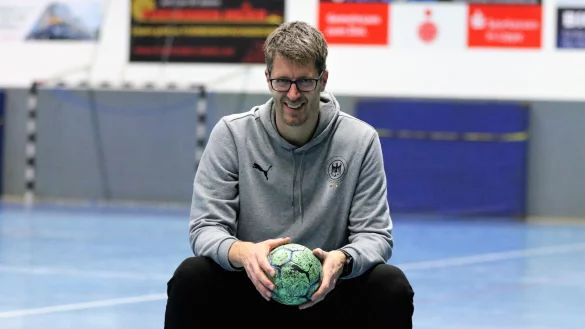 Mit der Frauen-Nationalmannschaft zu Gast in Blomberg: Bundestrainer Markus Gaugisch. - &copy; Oliver K&ouml;nig