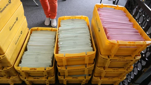 Bei der Bundestagswahl 2025 können Bürger ihre Stimme wieder per Briefwahl abgeben. (Symbolbild) - © picture alliance/dpa