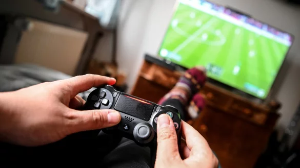 Zocken - &copy; Foto: Britta Pedersen/dpa-Zentralbild/dpa