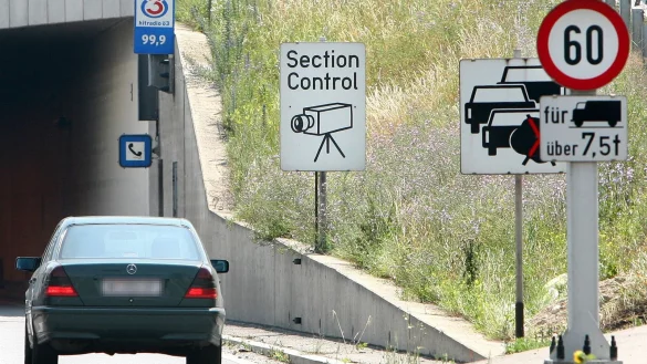 &Uuml;berwachung in &Ouml;sterreich: Das Nachbarland nutzt Section Control bereits seit Jahren. - &copy; dpa