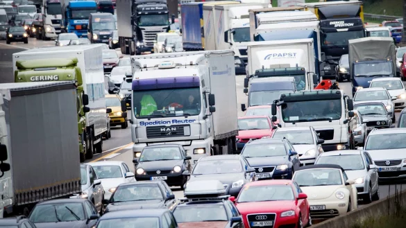 Stau-Alarm - &copy; Foto: Rolf Vennenbernd