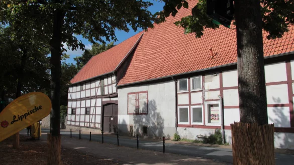 Die Alte Scheune am Lippegarten steht derzeit leer. Vor einigen Jahren gab es Pl&auml;ne f&uuml;r eine Gastronomie, doch die Kosten waren zu hoch. - &copy; Carolin Brokmann-F&ouml;rster