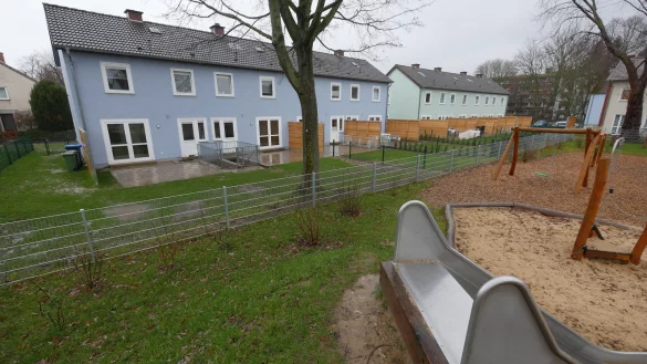 Renovierte Geb&auml;ude der ehemaligen Britensiedlung im Bereich der Kommunalen Wohnungsgenossenschaft. - &copy; Jost Wolf