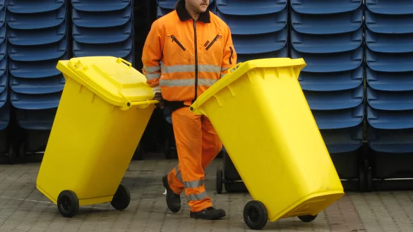 Bei der Abfuhr der Gelben Tonnen gibt es in mehreren Kommunen &Auml;nderungen. - &copy; picture alliance / dpa