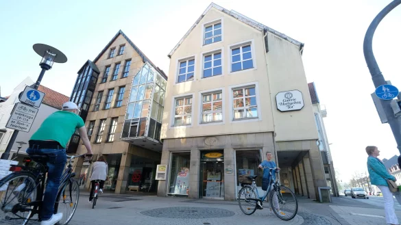 Neue Geschäft für die obere Lange Straße: Die Konzepte für die neue Einkaufsgalerie am Hornschen Tor sollen im November vorliegen. - © Sven Koch