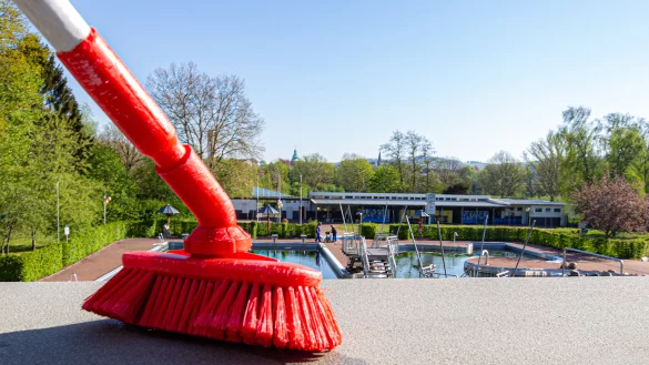Das Bega-Bad ist laut Stadtwerken bereits gereinigt worden. Auch frisches Wasser ist in die Becken gef&uuml;llt worden.&nbsp; - &copy; Stadtwerke