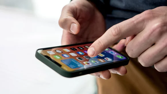 iPhone - &copy; Foto: Zacharie Scheurer/dpa