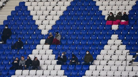 Zuschauer - &copy; Foto: Peter Kneffel/dpa