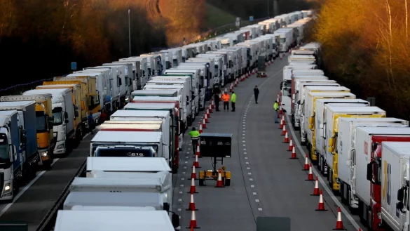 Stau - &copy; Foto: Kirsty Wigglesworth/AP/dpa