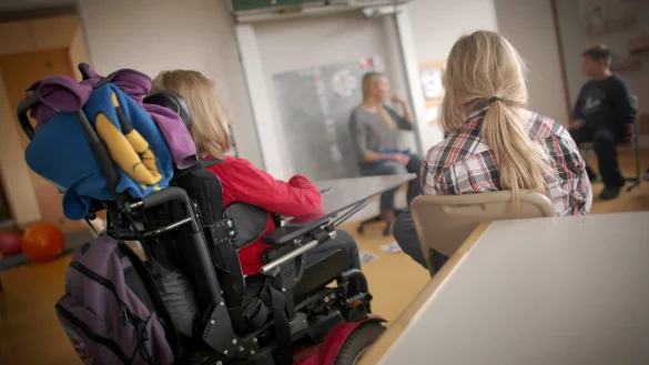 Sprechen kann helfen: Wer mit einem behinderten Kind lebt, steht oft vor Herausforderungen, im Alltag, im Umgang mit Beh&ouml;rden, im Umfeld. Der Austausch mit Betroffenen kann Mut machen, unterst&uuml;tzen, aber auch dem Informationsaustausch dienen. - &copy; Fredrik von Erichsen/dpa