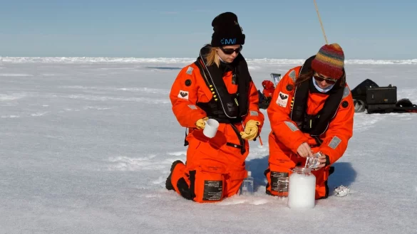 Plastikm&uuml;ll in der Arktis - &copy; Foto: Kajetan Deja/Alfred-Wegener-Institut, Helmholtz-Zentrum/dpa