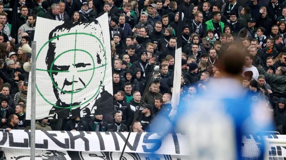 Hopp-Transparent - &copy; Foto: Roland Weihrauch/dpa