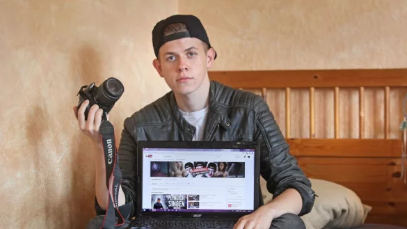 Hat seine eigene Youtube-Seite: Der FGH-Sch&uuml;ler Jamie Birrell dreht
gerne Videos, mit denen er irritieren, provozieren und unterhalten will.
Wegen eines dieser Videos stand die Polizei vor seiner T&uuml;r. - &copy; Frank-Michael Kiel-Steinkamp