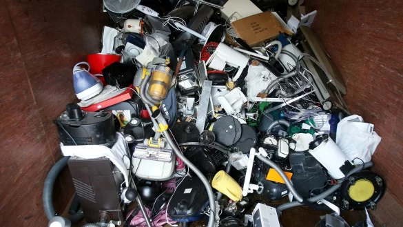 Ausgediente Kleinger&auml;te - &copy; Foto: Christian Charisius/dpa