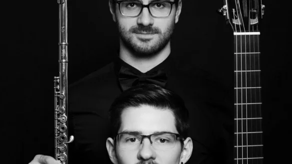 Polychronis Karamatidis (Fl&ouml;te) und Matei Rusu (Gitarre) bilden zusammen das &bdquo;Duo con Spirito". Sie betreiben ein besonderes Projekt. - &copy; Barbara Kessidis