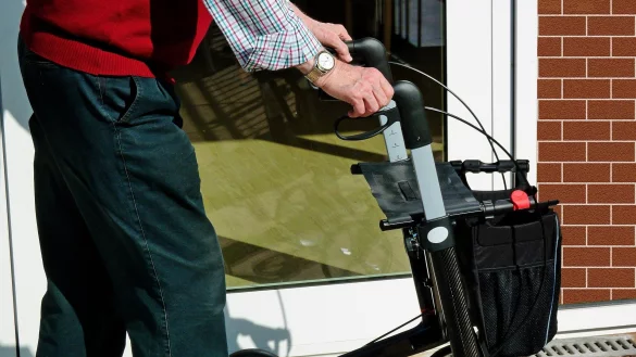 Nirgendwo m&uuml;ssen Heimbewohner so viel dazu zahlen  wie in NRW. Deshalb sind immer mehr Senioren auf Sozialhilfe angewiesen. - &copy; Pixabay