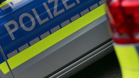 Mehrere Fahrzeuge kollidierten, nachdem sich ein BMW &uuml;berschlagen hatte. - &copy; Bernhard Preu&szlig;