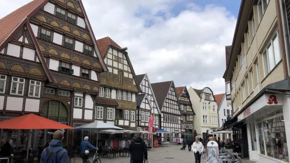 Blick in die Lange Stra&szlig;e, das Herz der Fu&szlig;g&auml;ngerzone in Bad Salzuflen. - &copy; Sven Kienscherf